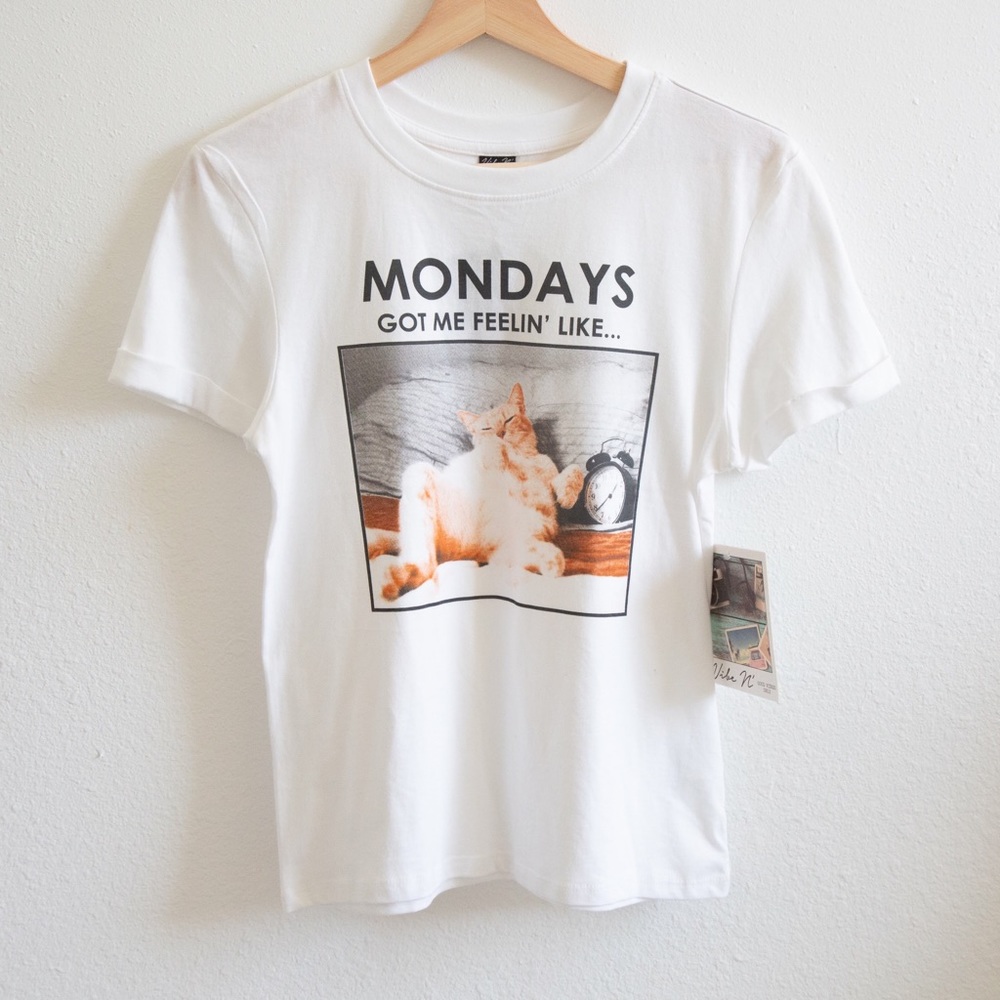 Monday T Shirt with Cat Size XS